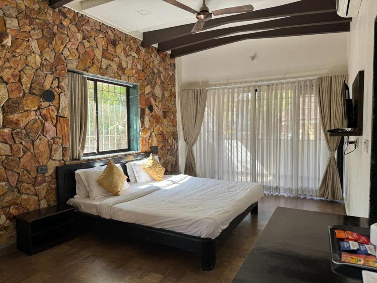 Gir Lions Paw Resort With Swimming Pool Sasan Gir Exterior foto