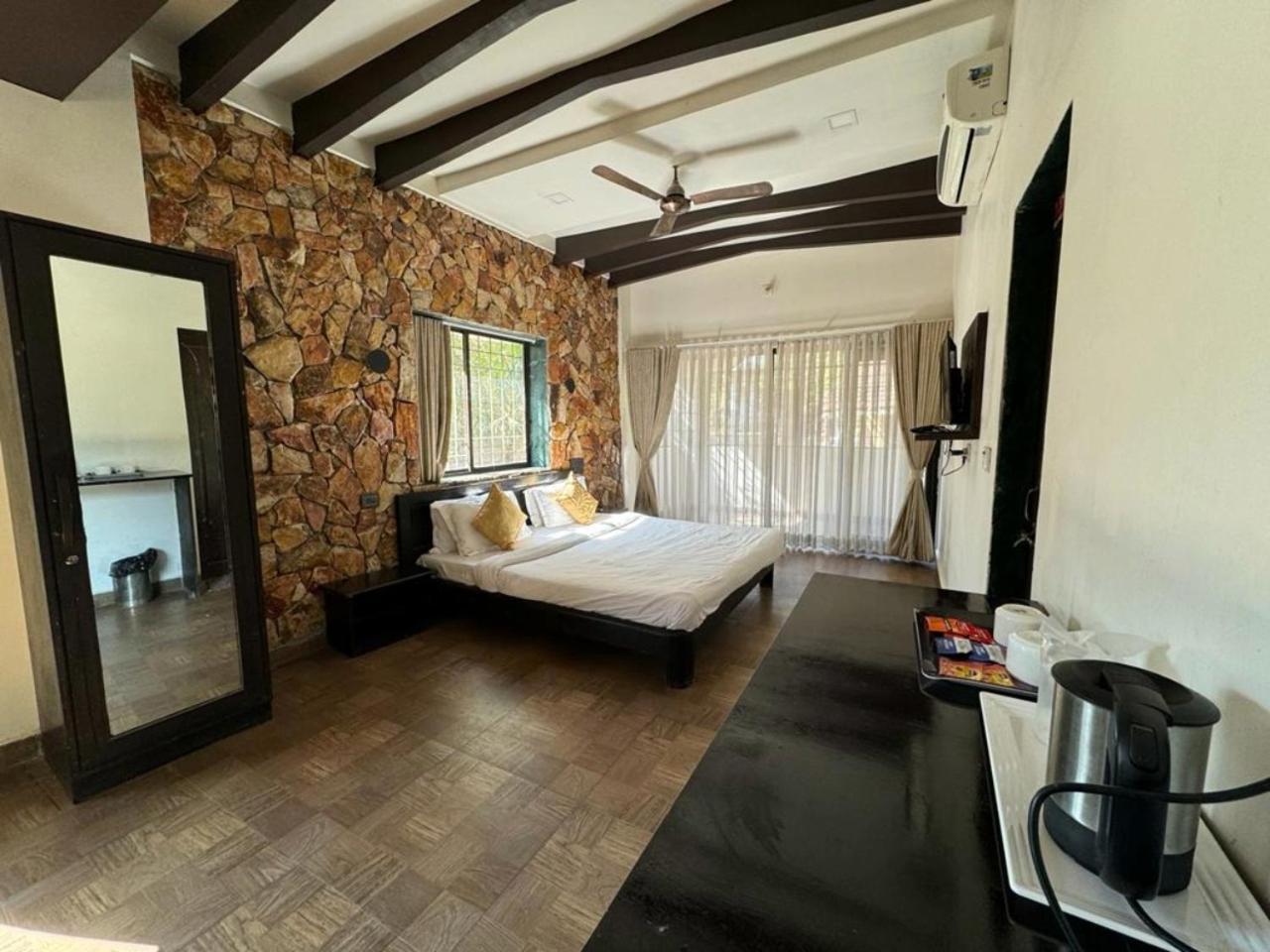 Gir Lions Paw Resort With Swimming Pool Sasan Gir Exterior foto